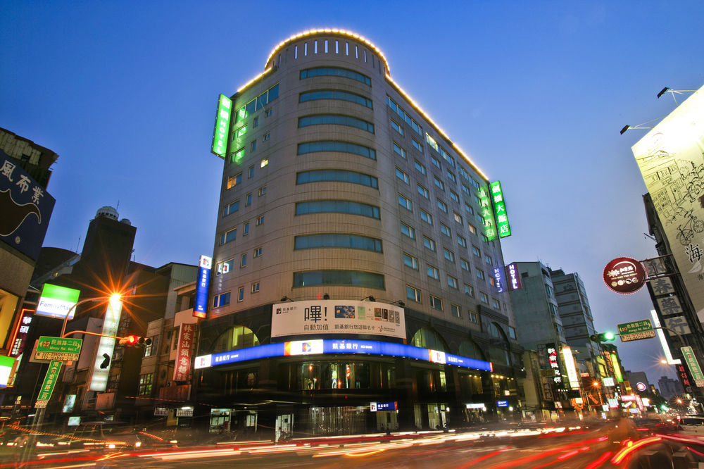 Cambridge hotel chain Tainan West Central District Taiwan thumbnail